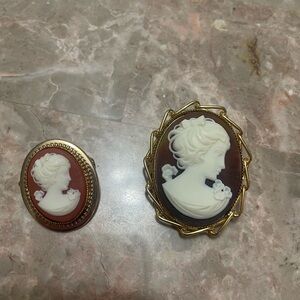 VTG Cameo Amber Gold Tone Brooches